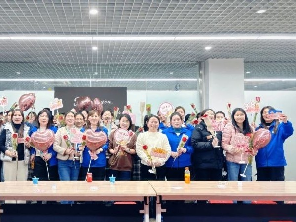 91福利导航在线集团2025妇女节合照